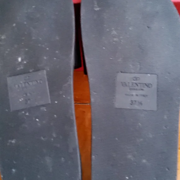 Valentino Garavani Chain slides!!EUC!! - Picture 4 of 5